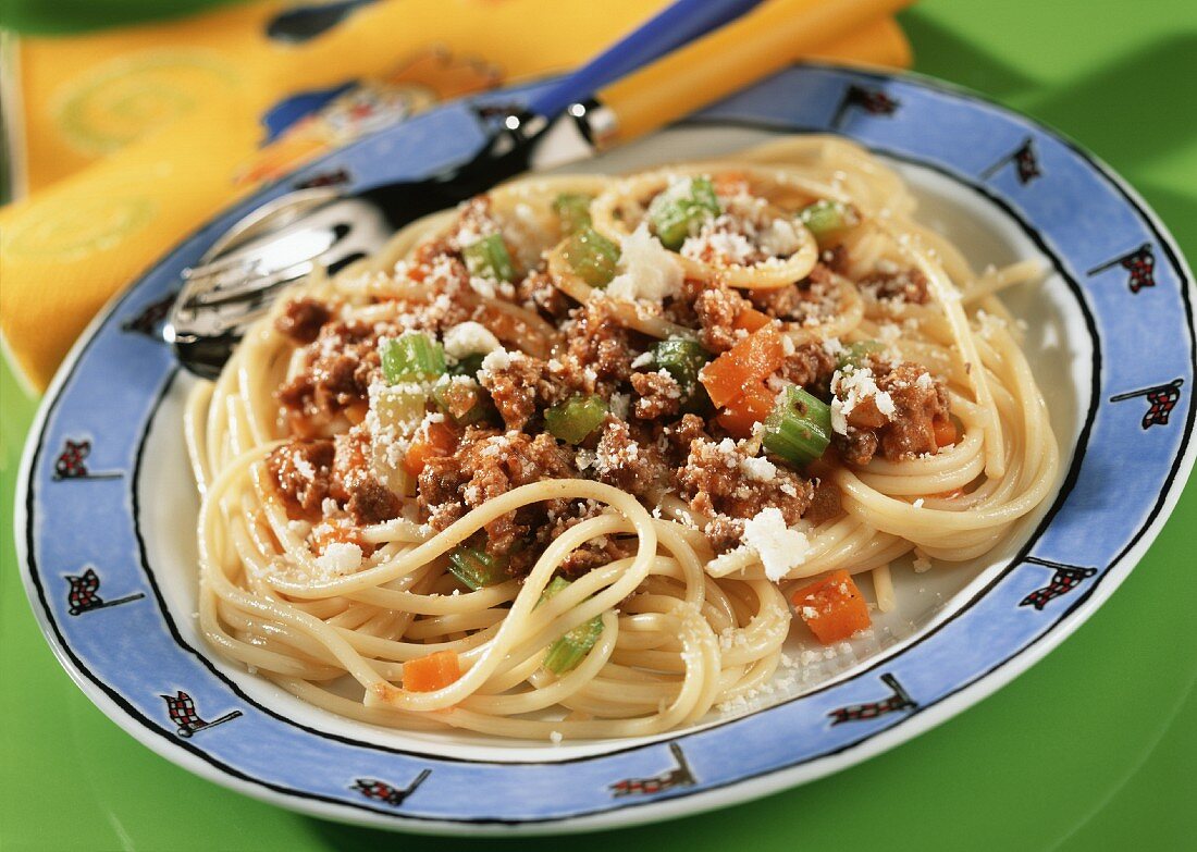 Spaghettini Bolognese mit Hackfleisch und Parmesan