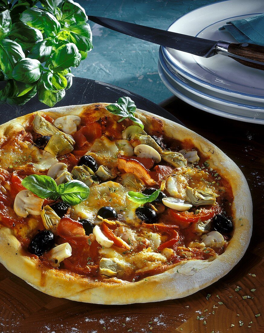 Pizza Capricciosa (Pizza mit Artischocken & Oliven, Italien)
