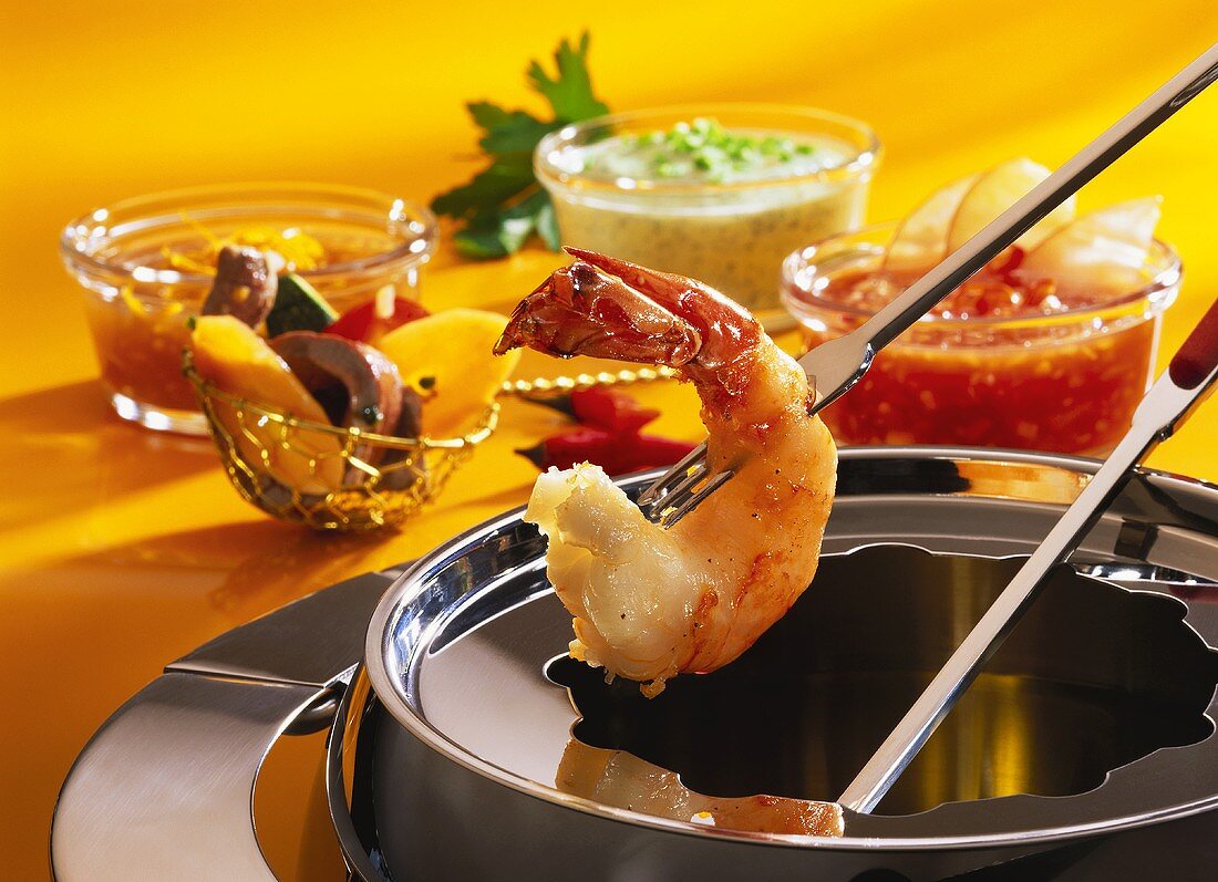 Fondue with shrimps and dips