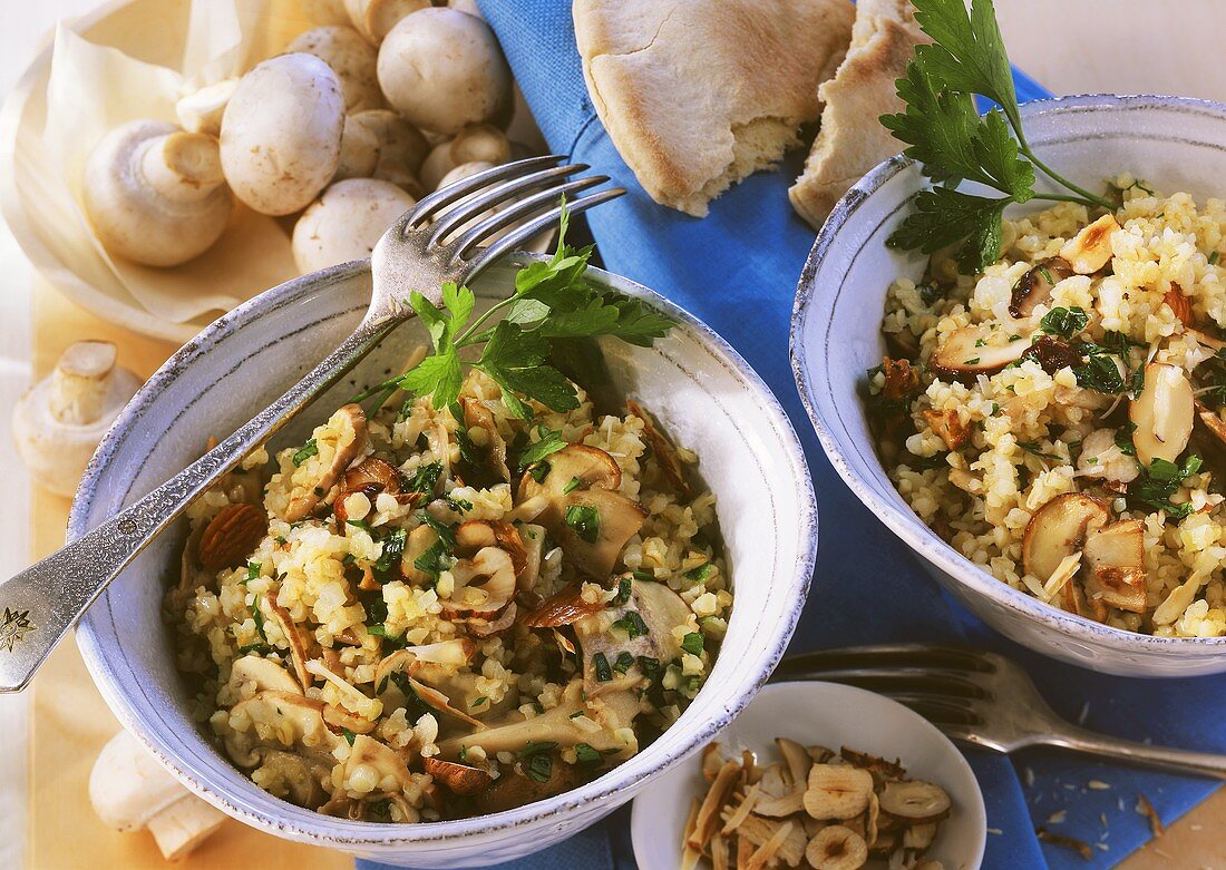 Bulgur pilaff with mushrooms, nuts and parsley