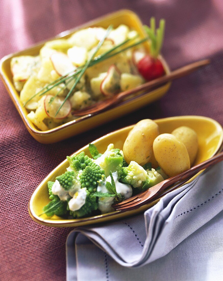 Romanesco mit Zitronensauce; Kartoffelsalat mit Radieschen