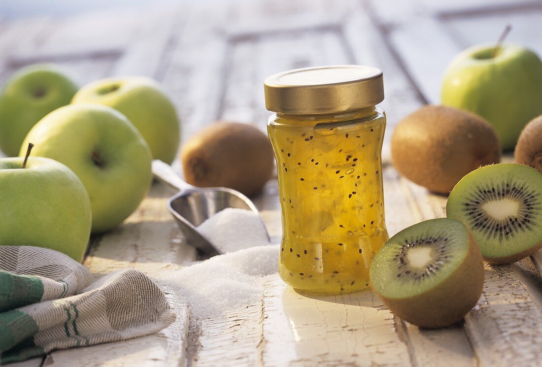 Kiwi fruit & apple preserve in jar; whole apples, sugar, kiwis