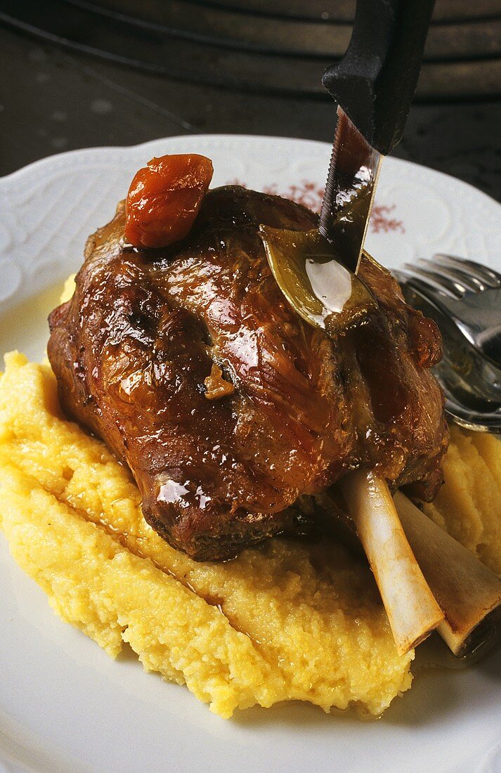 Stinco di vitello con la polenta (Braised veal shank)