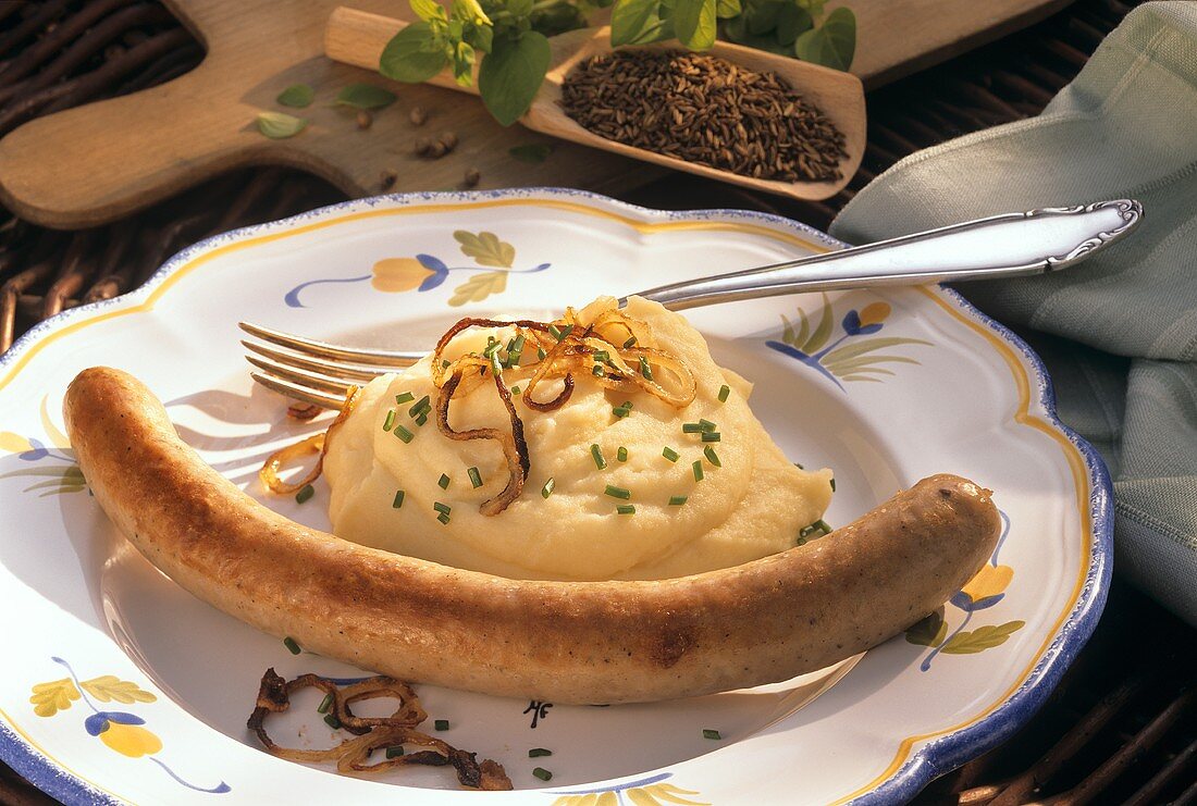Thuringian sausage with mashed potato