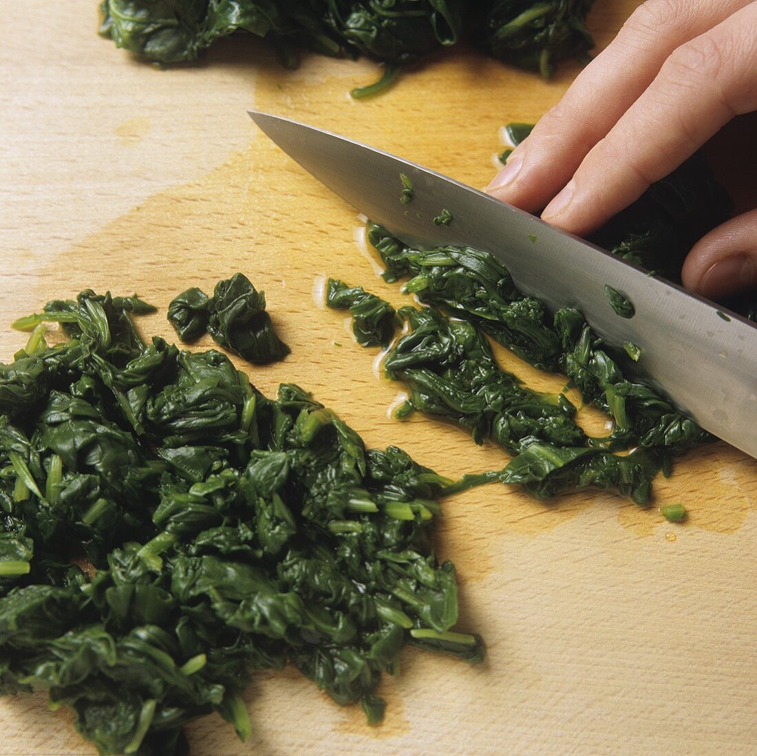 Cutting spinach