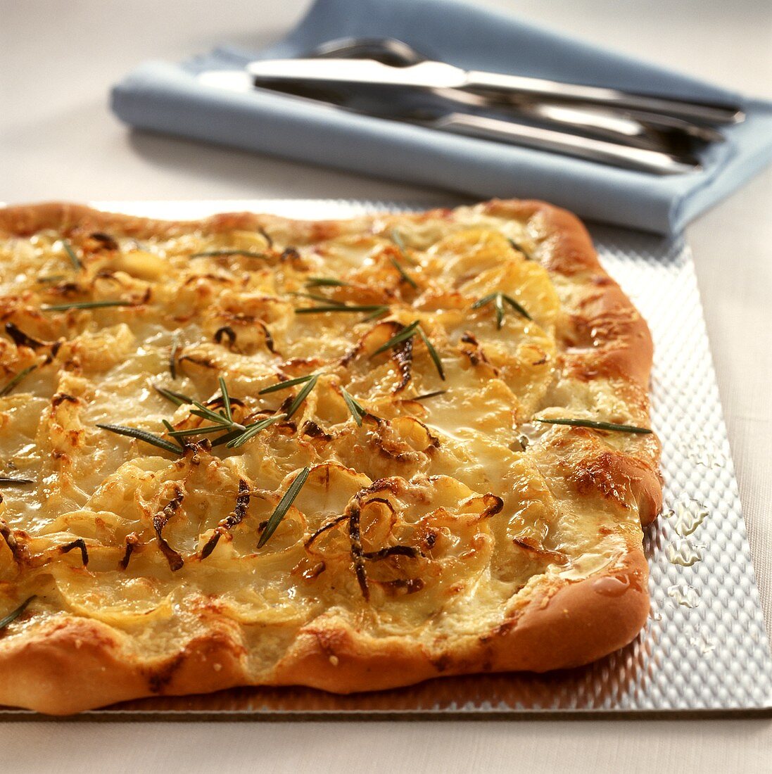 Focaccia con le cipolle (Onion focaccia with rosemary, Italy)