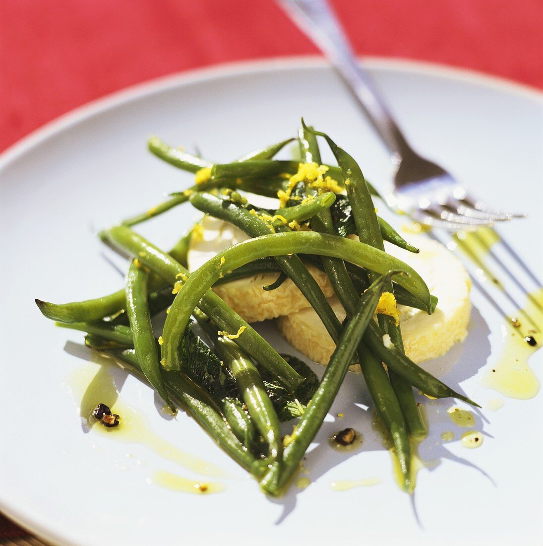 Green bean salad with goat's cheese