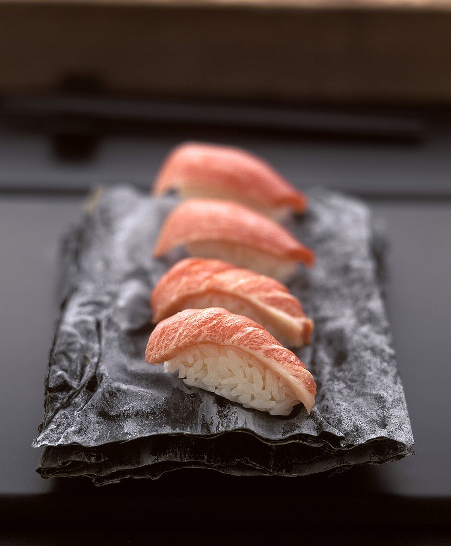 Nigiri Sushi mit Thunfisch