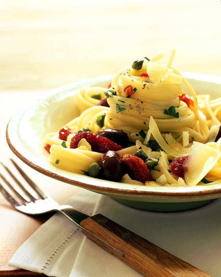 Linguine alla grossetana (Nudeln mit getrockneten Tomaten)