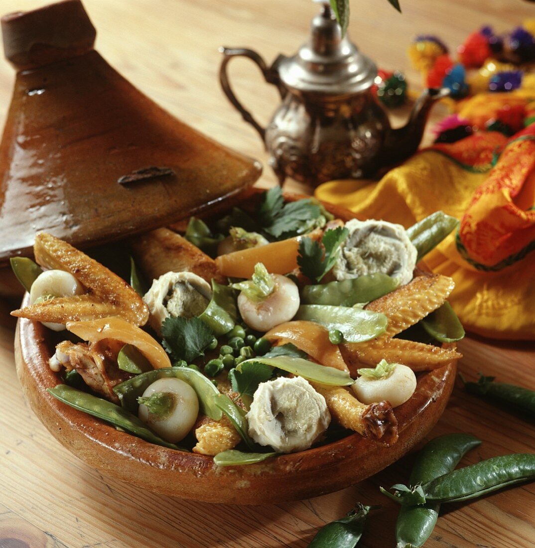 Gemüse-Hähnchen-Tajine aus Marokko