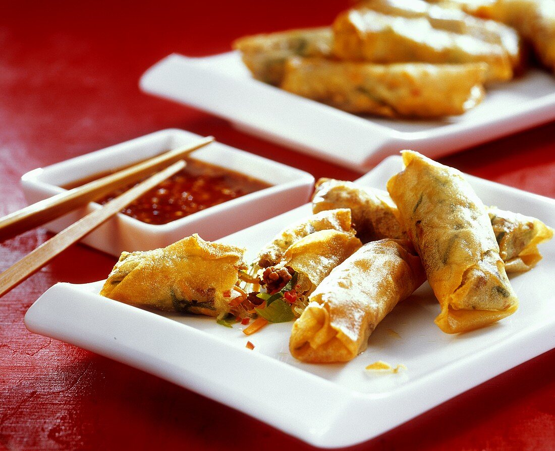 Spring rolls with chili sauce