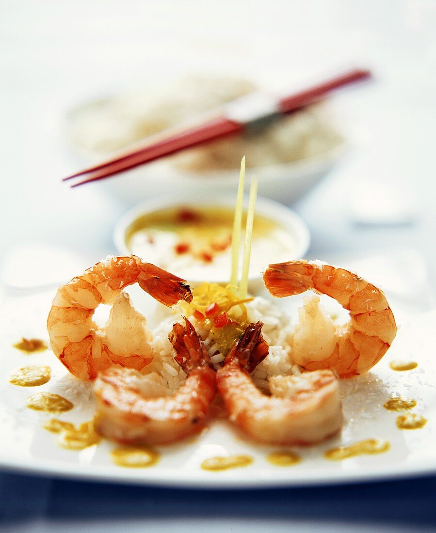 Asiatische Shrimps mit Kokosnuss-Curry-Sauce und Reis