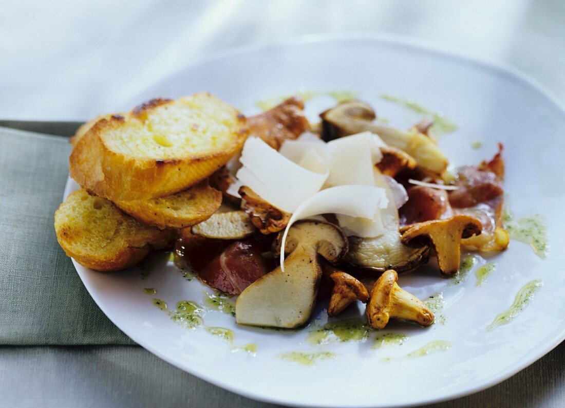 Insalata di funghi (Mushroom salad with Parma ham & Parmesan)