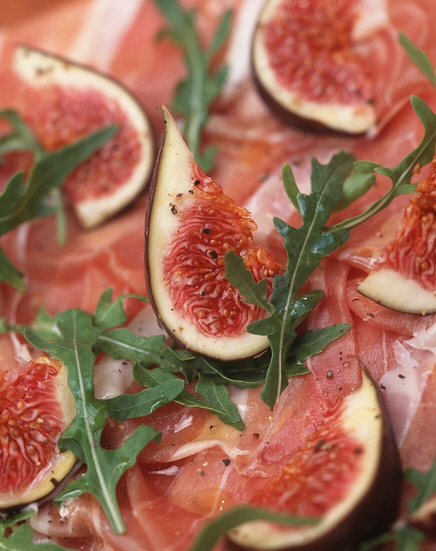 Prosciutto e fichi (dry-cured ham with figs & rocket, Italy)