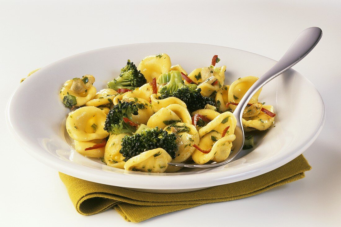Orecchiette alla pugliese (Orecchiette with broccoli & chili)