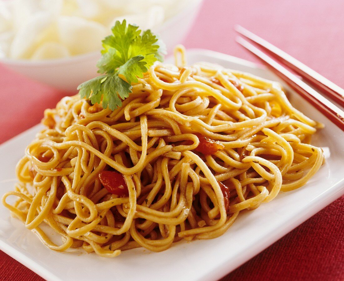 Chinese spicy egg noodles with tomatoes