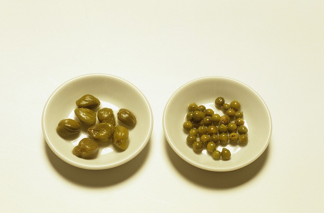 Capers in two bowls
