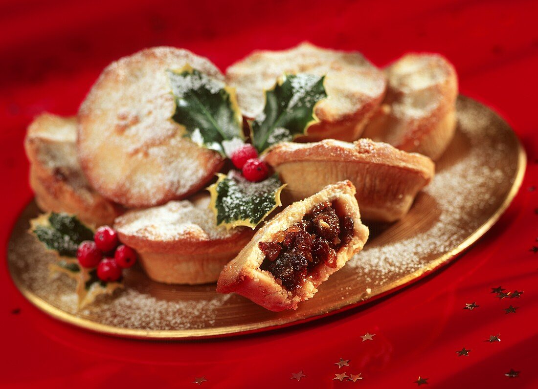 Mince pies: British Christmas tarts with dried fruit