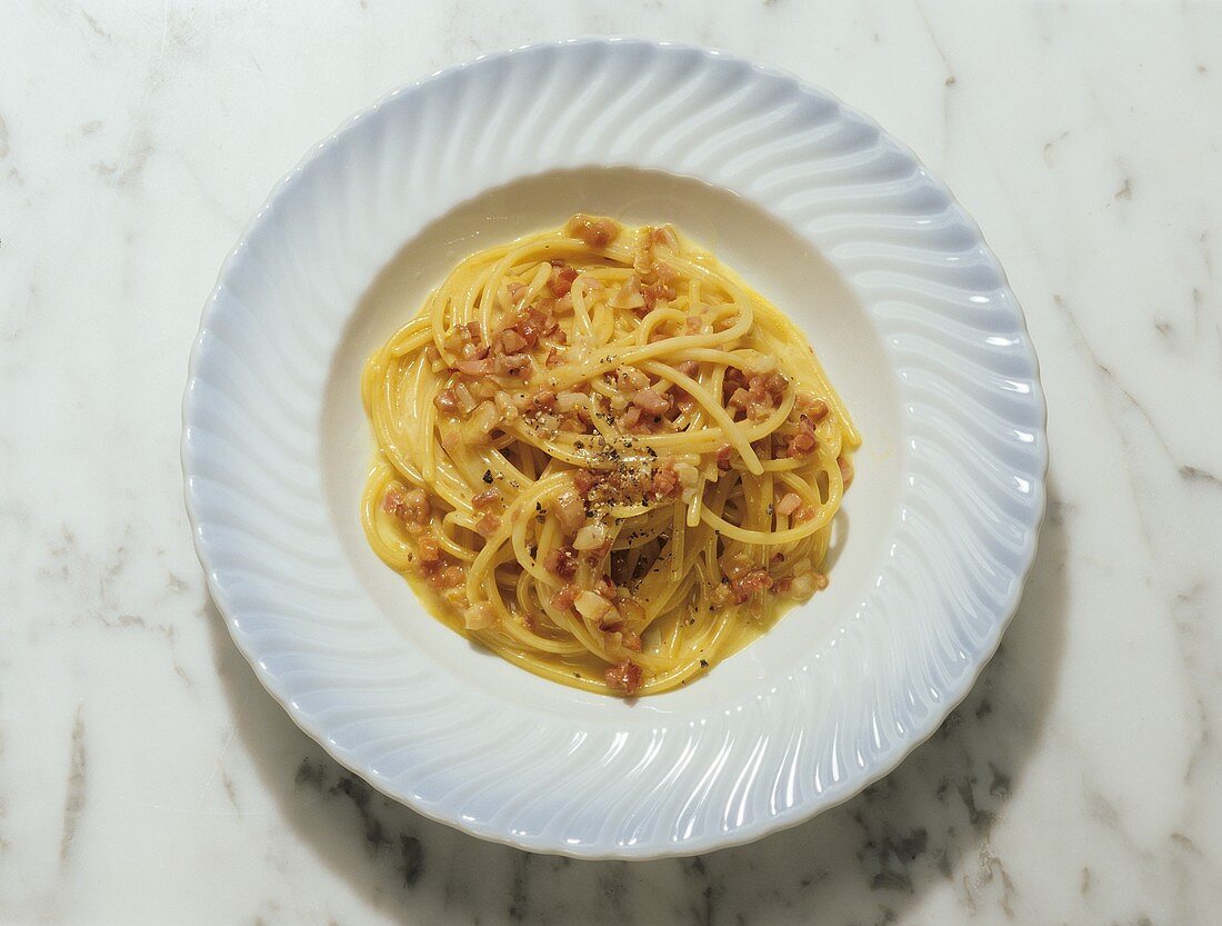 Spaghetti alla carbonara (spaghetti with bacon & eggs)