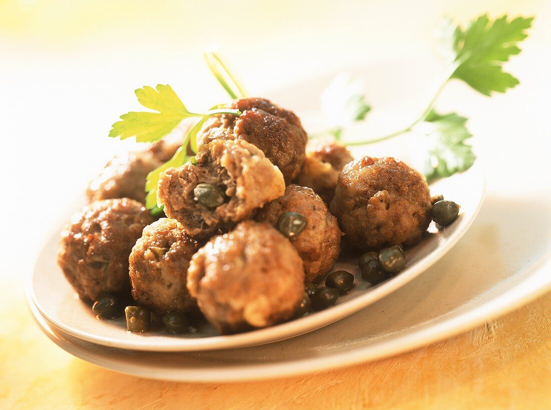 Polpettine ai capperi (Fleischklösschen mit Kapern, Italien)