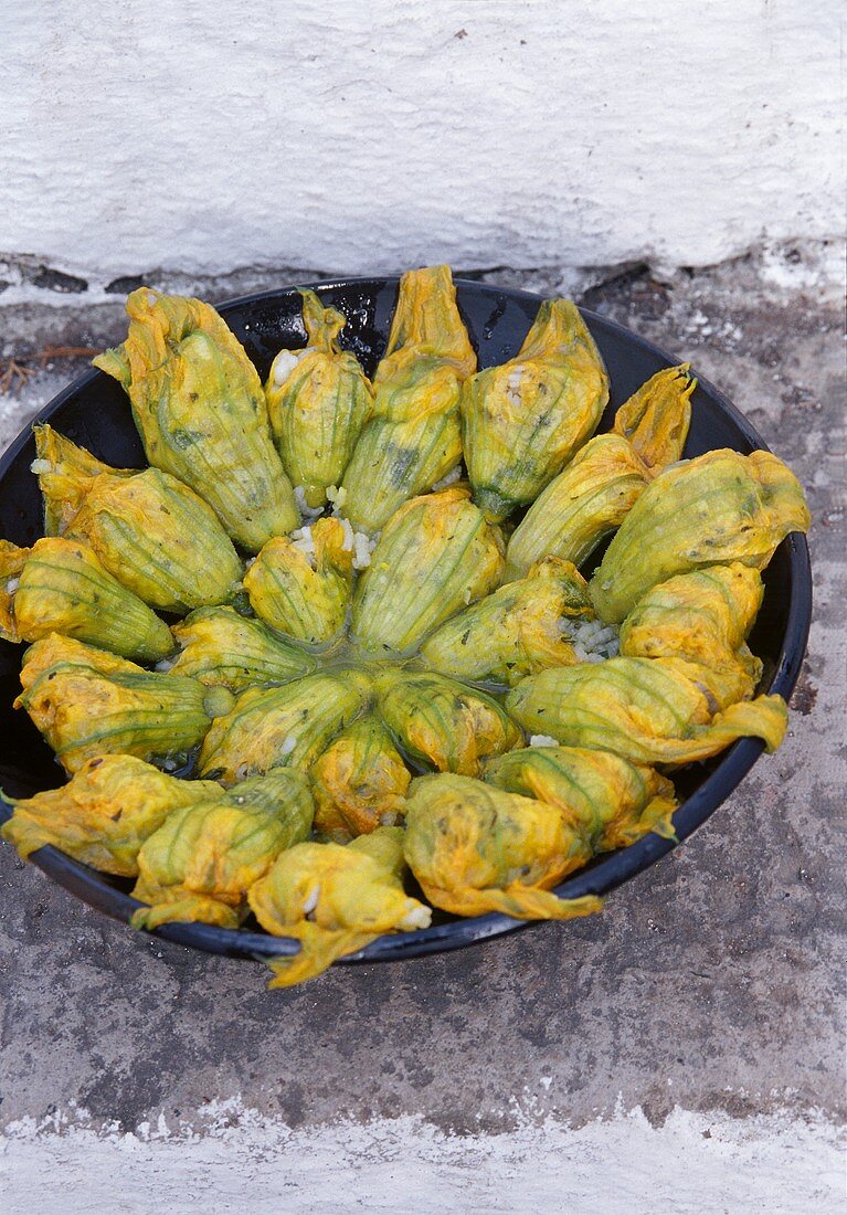 Fiori di zucchina ripieni (stuffed courgette flowers, Italy)