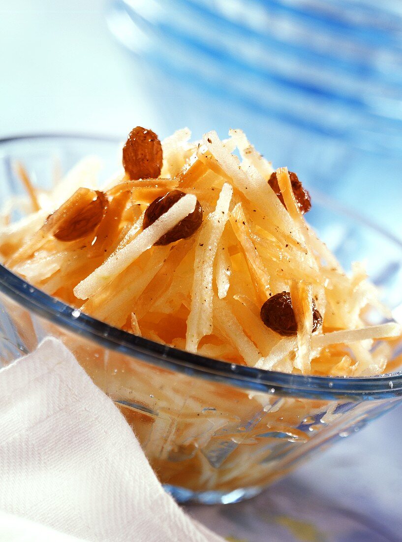 Raw carrot salad with raisins