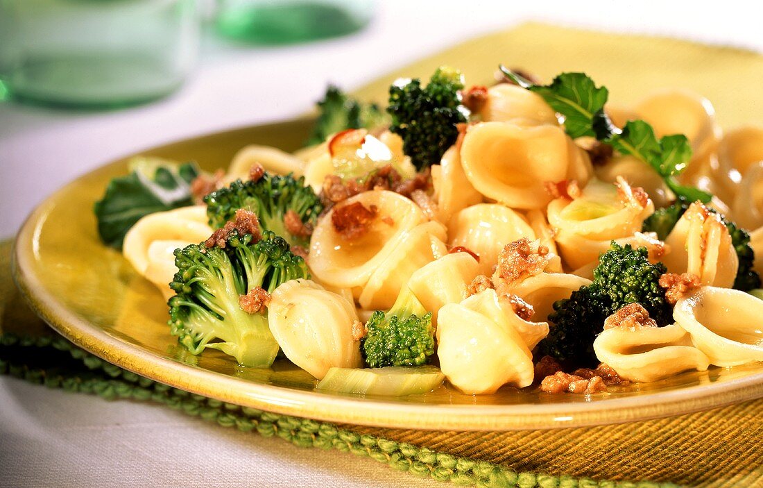 Orecchiette alla pugliese (orecchiette with broccoli)