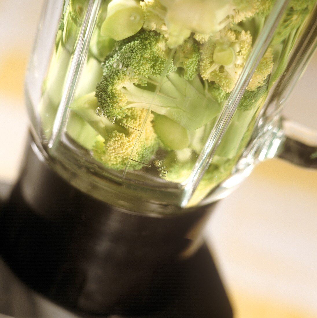 Pureeing broccoli in liquidiser