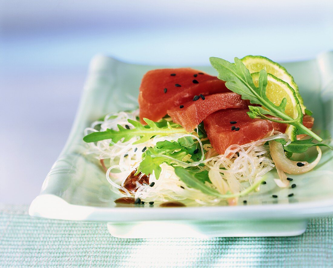 Glass noodle salad with tuna sashimi and rocket