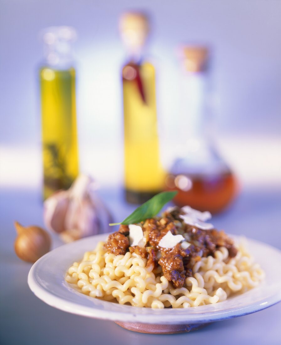 Pasta con salsa alla bolognese (Nudeln mit Fleischsauce)