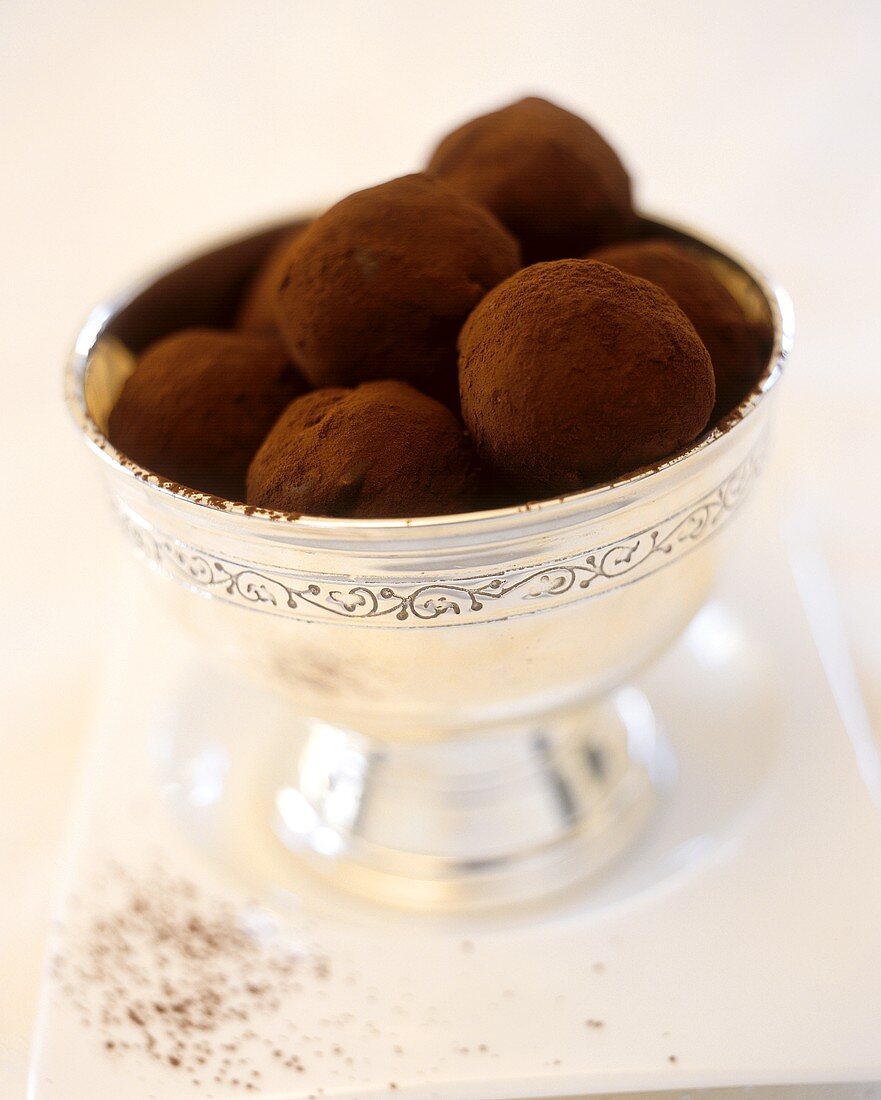 Marzipan balls with cocoa
