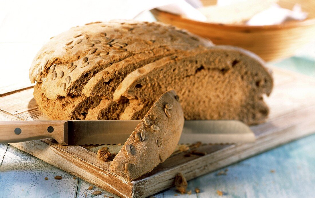 Sonnenblumenbrot, angeschnitten