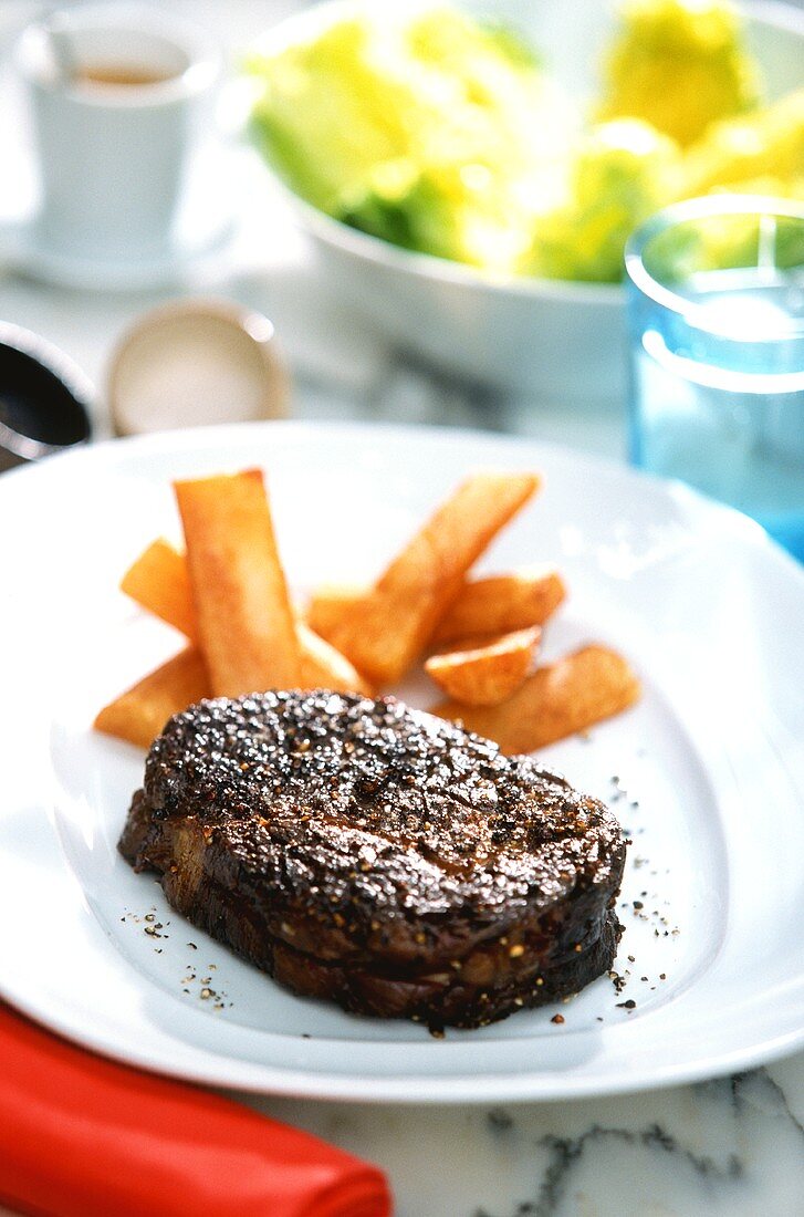 Peppered steak with chips