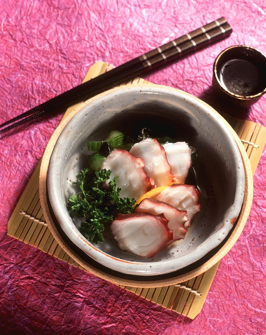 Tintenfischsalat mit Gemüse (Japan)