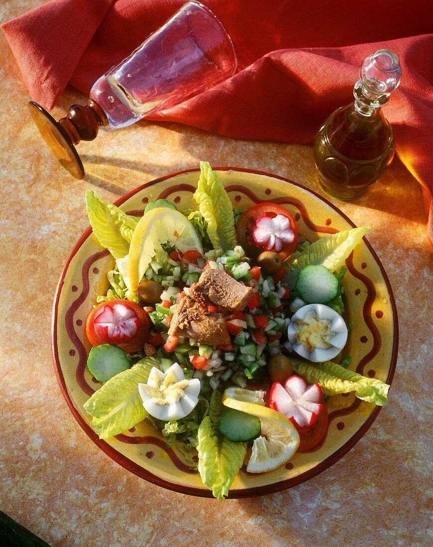 Tunisian vegetable salad with egg and tuna