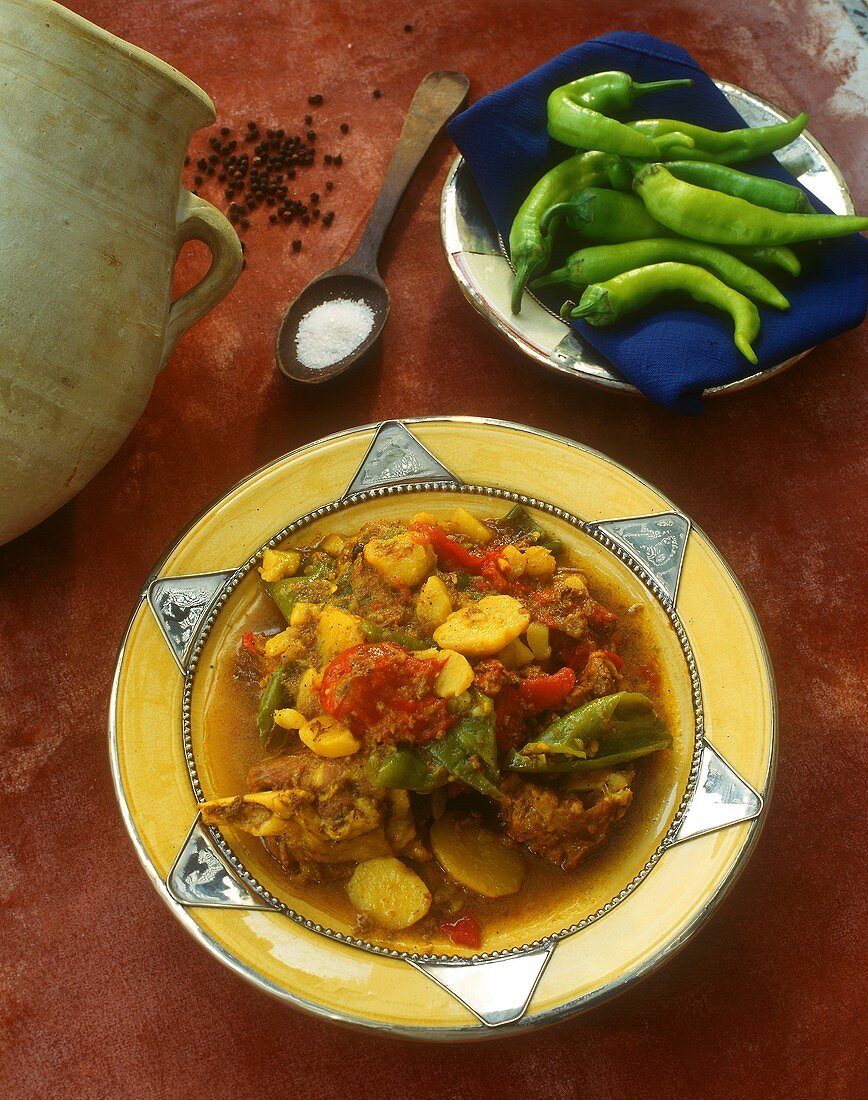 Braised lamb with chili peppers and potatoes