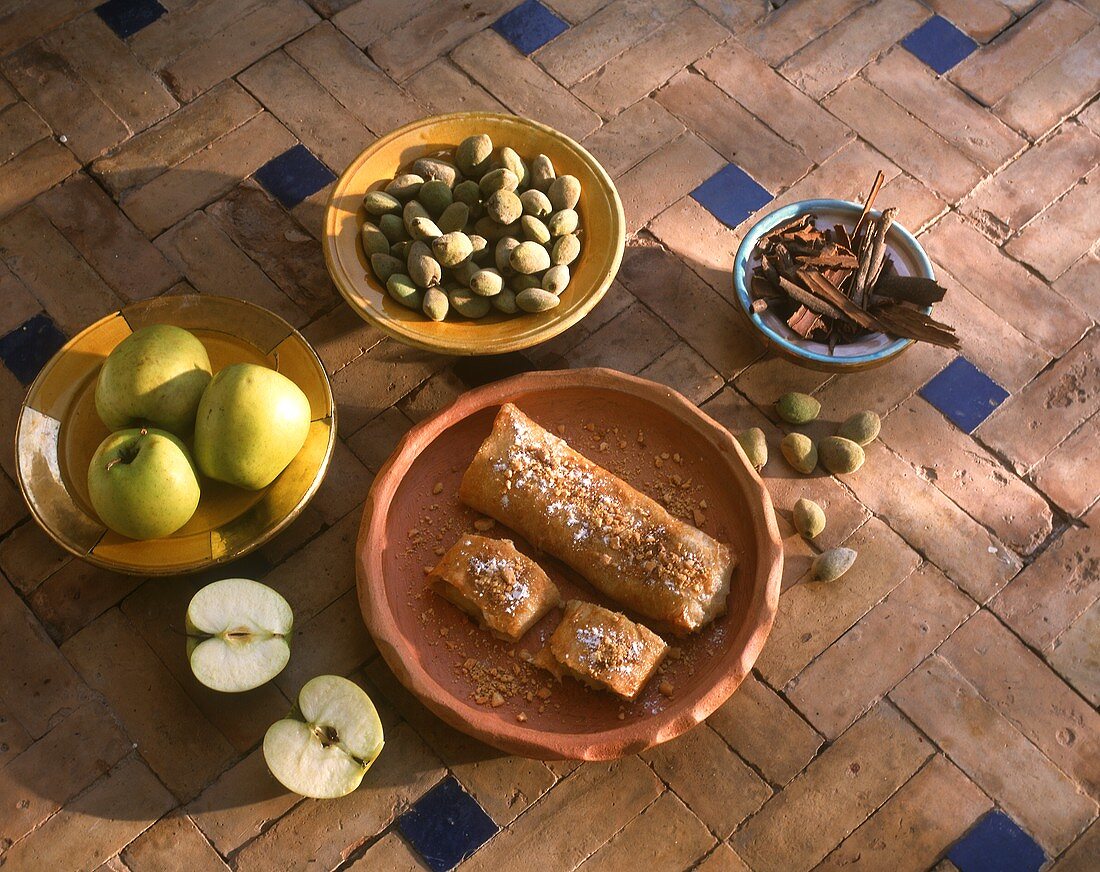 Mit Äpfeln und Zimt gefüllter Blätterteig (Marokko)