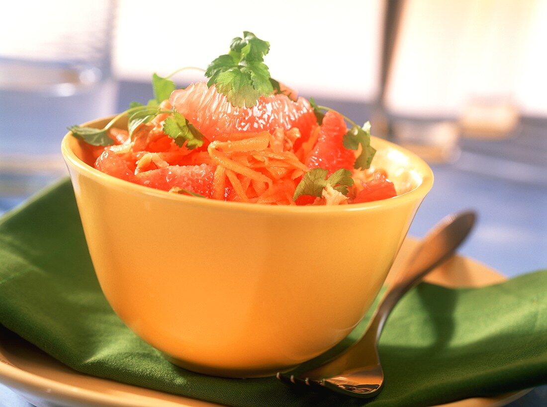 Carrot and grapefruit salad with fresh parsley