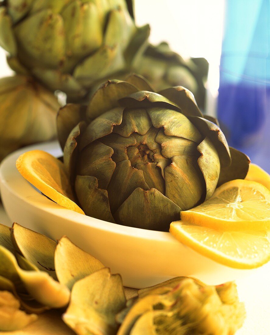 Artichokes and lemon slices