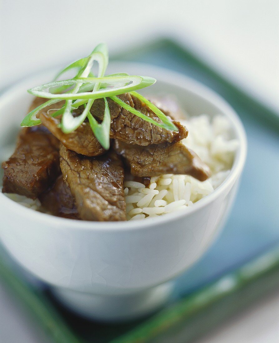 Beef with oyster sauce and rice (Chinese style)