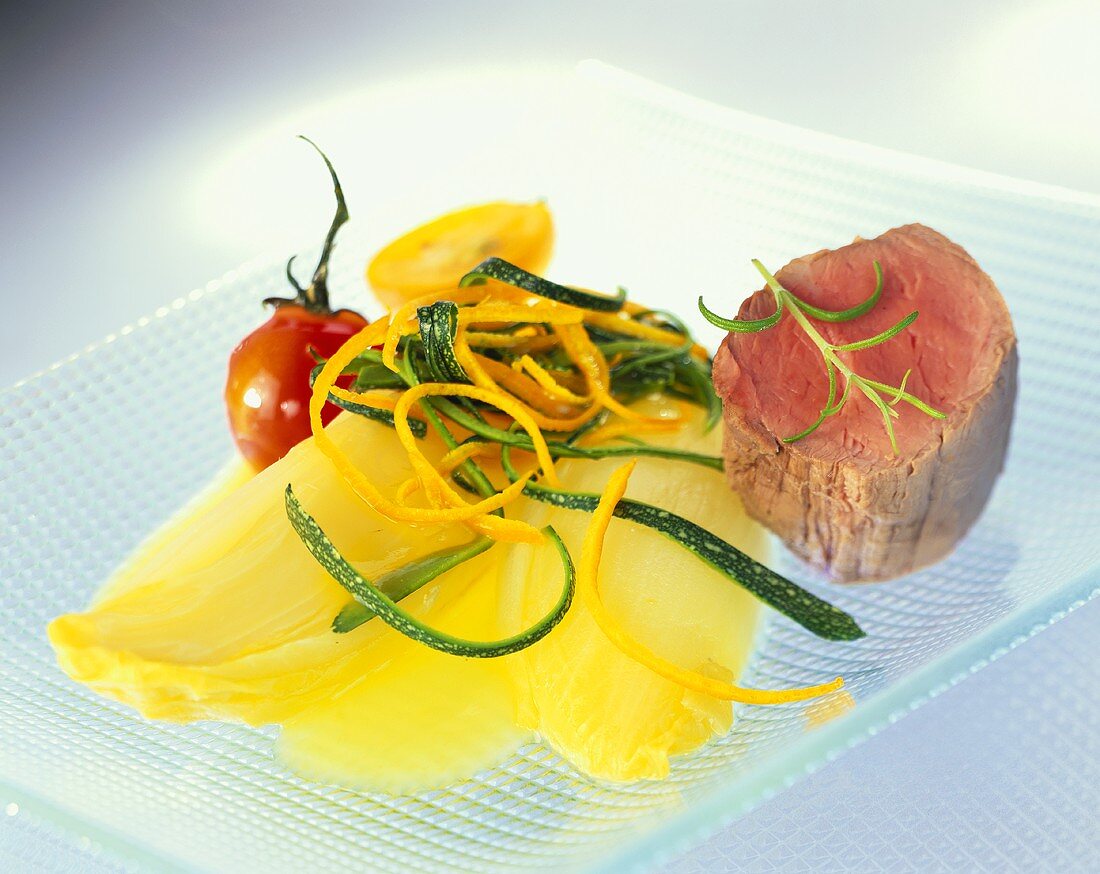 Veal fillet with chicory and oranges
