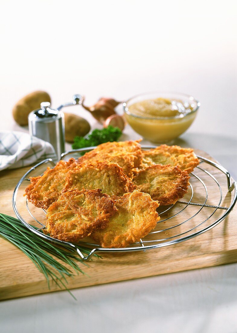Potato rosti with chives and apple puree
