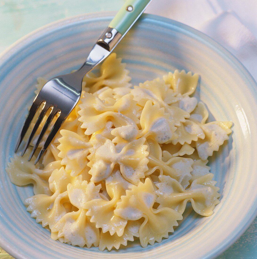 Farfalle al gorgonzola (Farfalle with gorgonzola sauce)