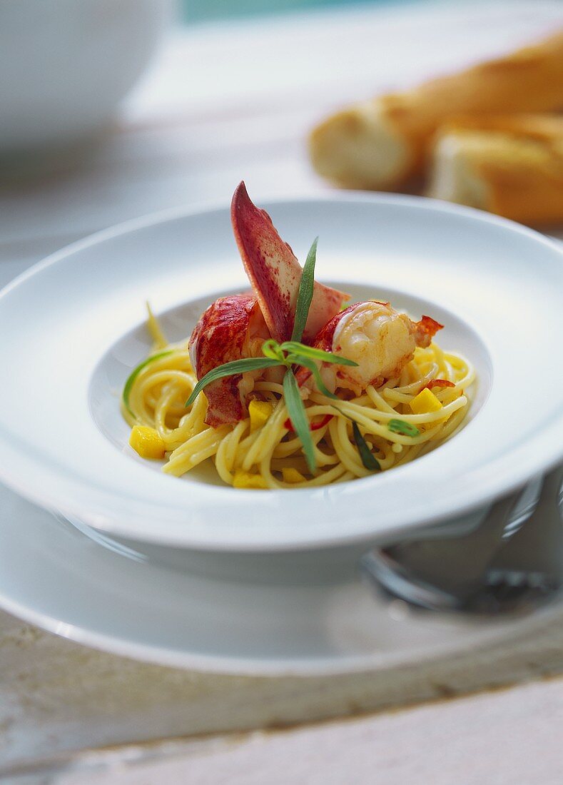 Spaghetti mit Hummer, Estragon und Mango