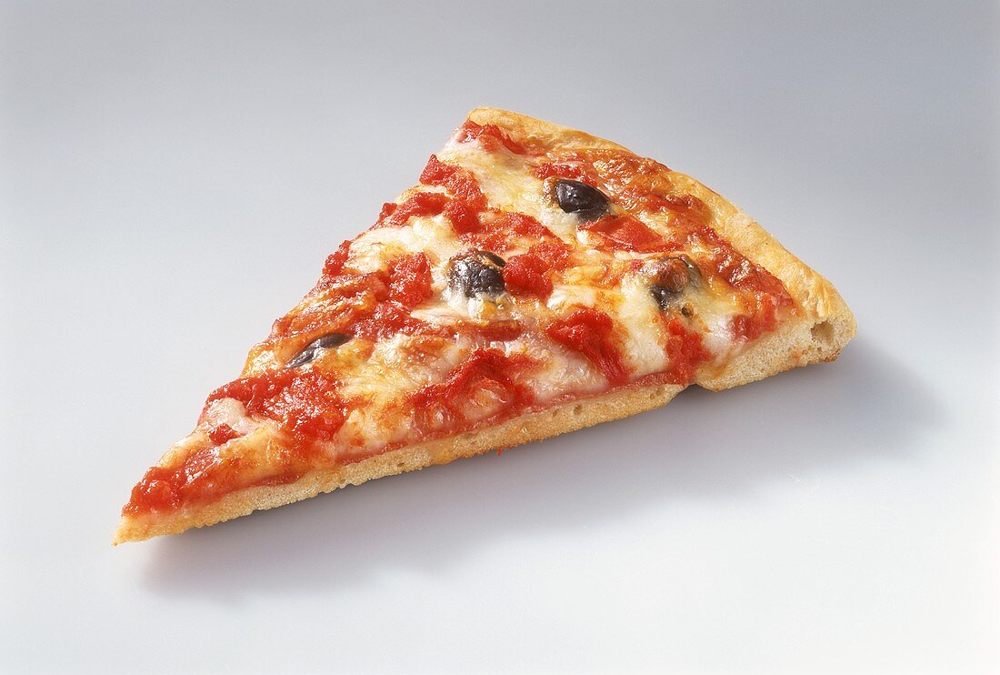 Pizzaachtel mit Tomaten, Käse und Oliven
