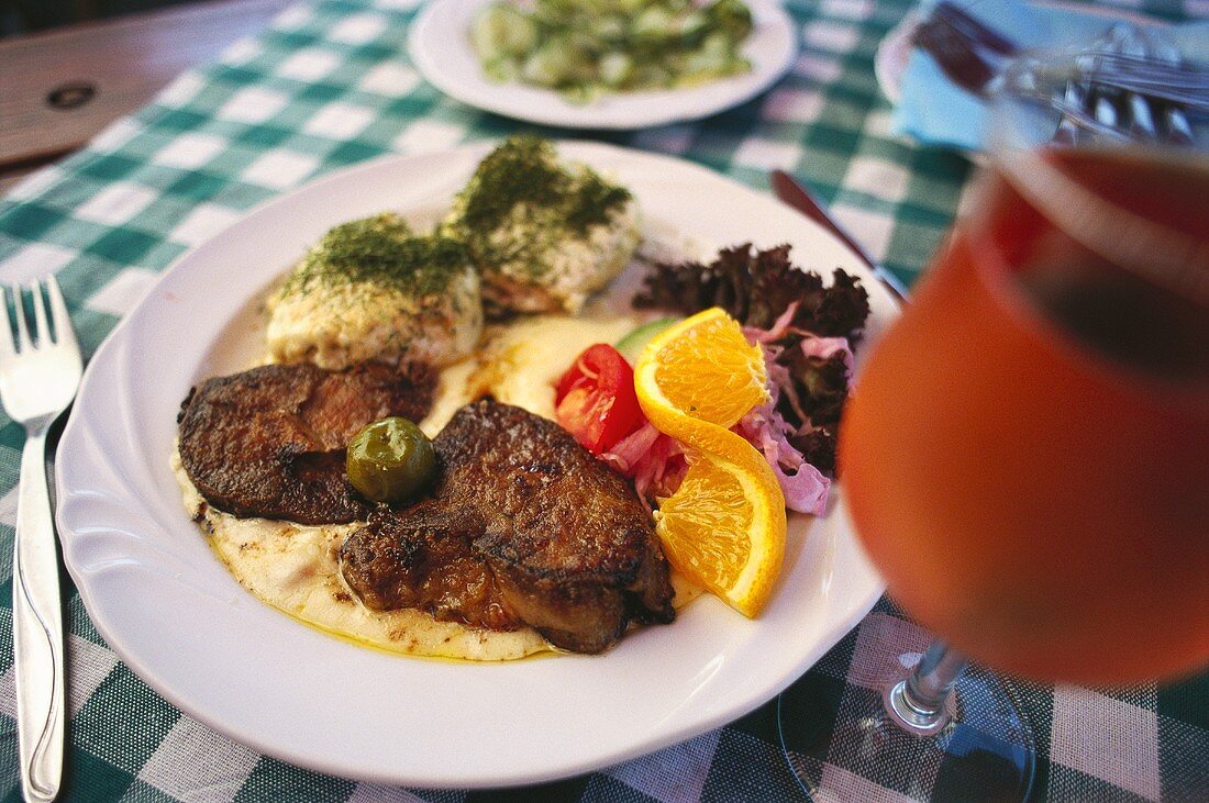 Geröstete Gänseleber mit Püree (Ungarn)