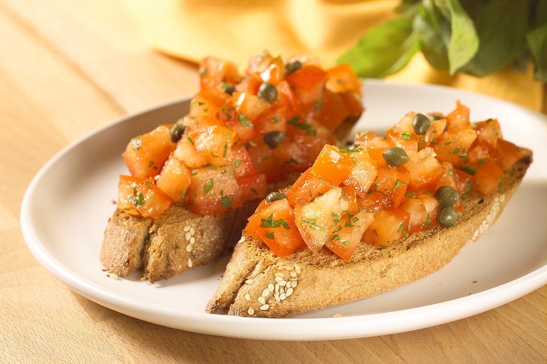 Bruschetta ai capperi (Röstbrote mit Tomate & Kapern)