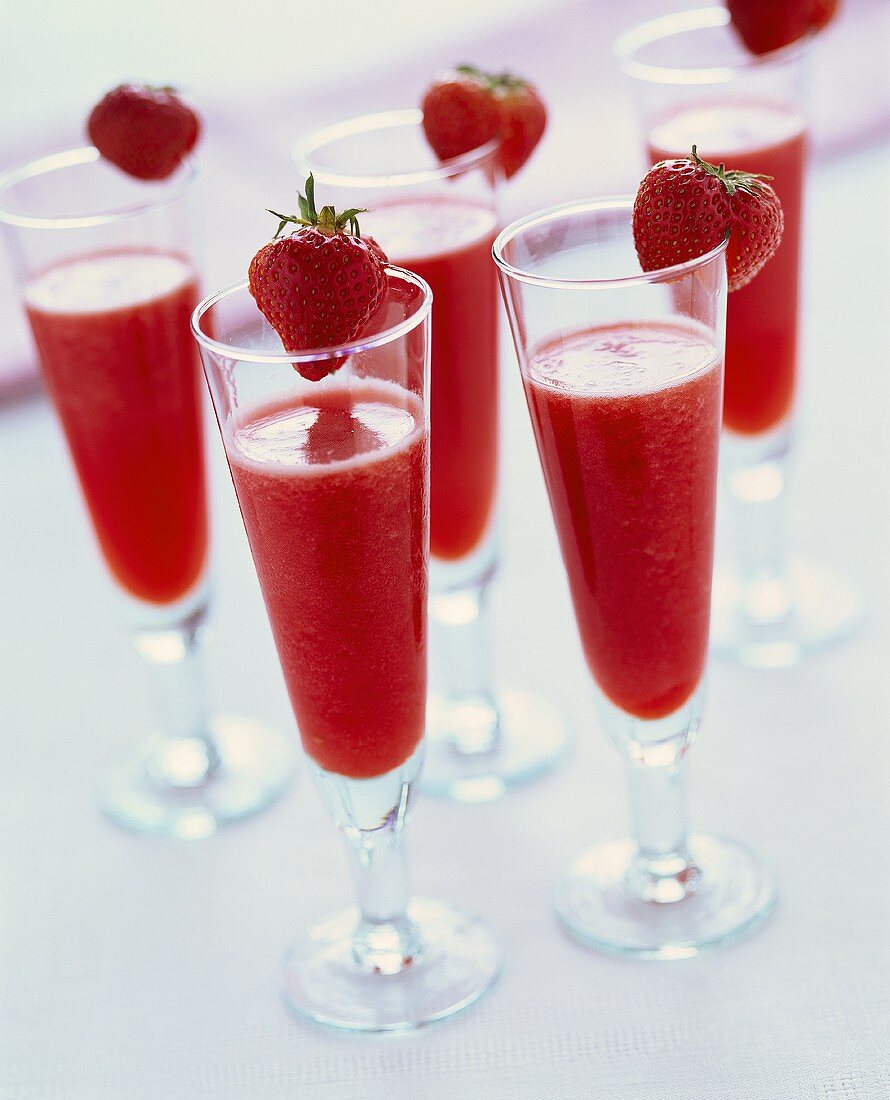 Strawberry sorbet with champagne