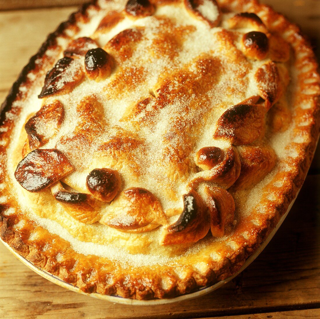 Shortcrust pastry pie with sugar