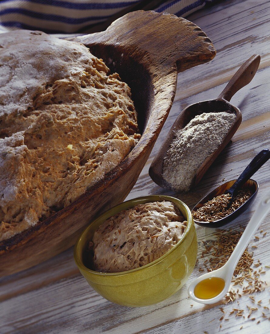 Sauerteigbrot und Zutaten